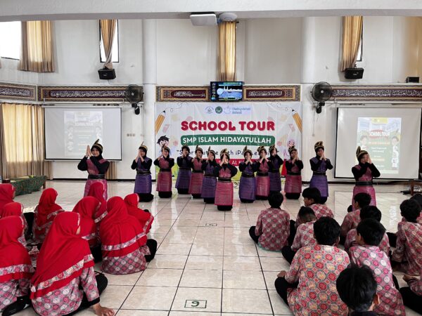 school tour