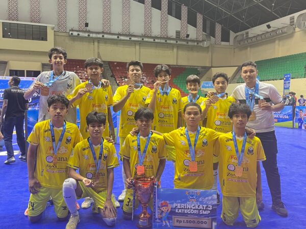 Juara 3 Piala By.U Series Semarang 2026." Juara 3 Piala By.U Series Semarang 2026."